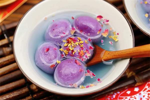 紫薯芝麻汤圆