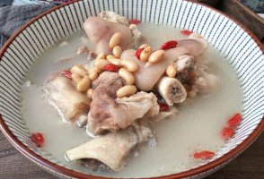 婴儿多大可吃猪蹄汤