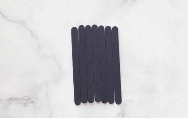 冰棍棒废物利用手工制作《小企鹅》