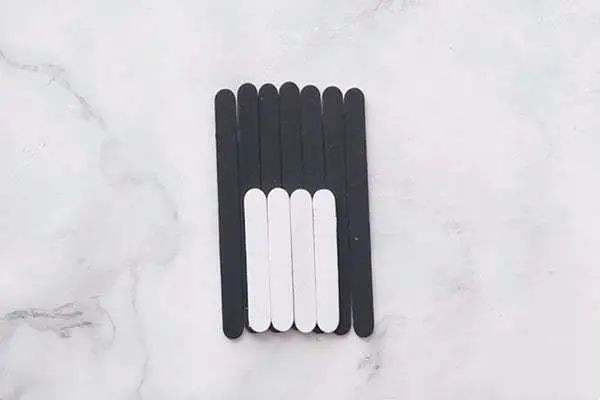 冰棍棒废物利用手工制作《小企鹅》