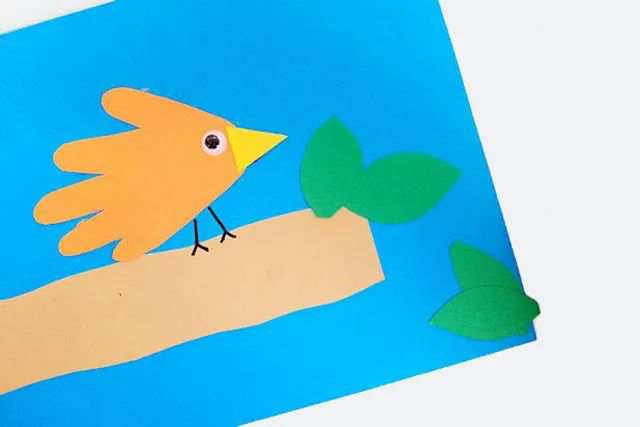 手印画手工制作：拼贴画树上的小鸟(步骤图解)