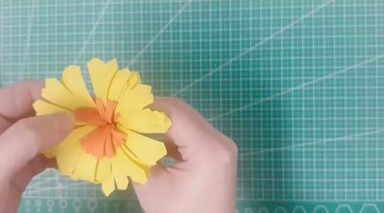 三八妇女节手工制作一束鲜花