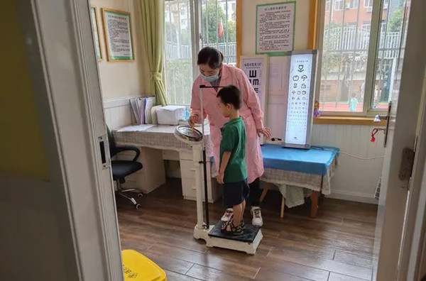 6岁小孩正常体重是多少