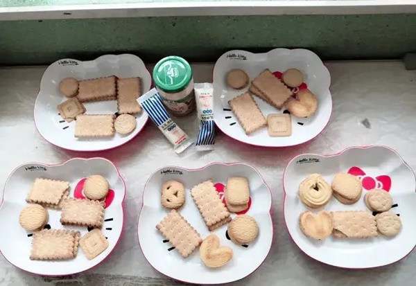 幼儿园小班《好朋友夹心饼干》教案含反思