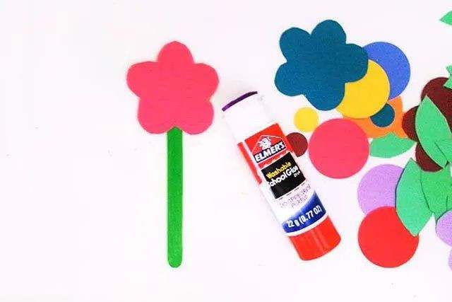 环保手工小制作：鸡蛋托废物利用制作花盆