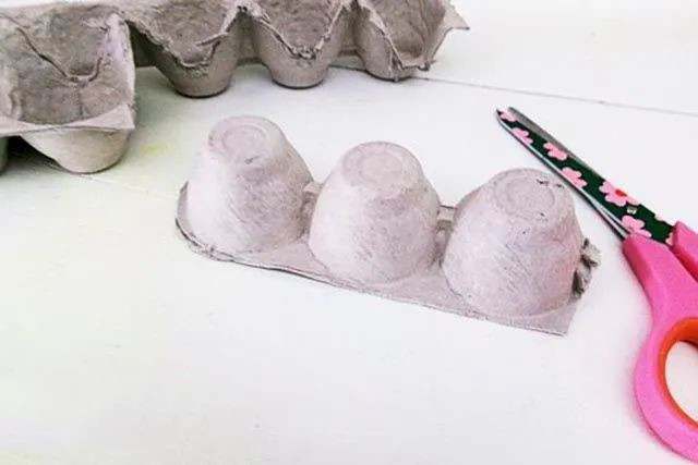 环保手工小制作：鸡蛋托废物利用制作花盆