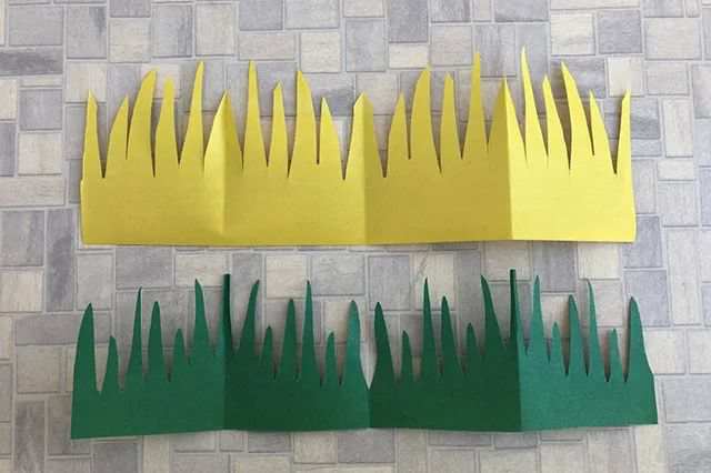 旧报纸粘贴画手工制作三维立体白桦树