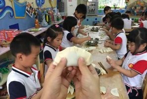 幼儿园大班综合活动教案《小鬼当家》