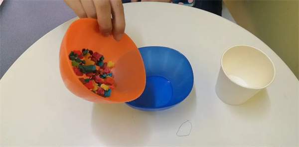 锻炼孩子精细的小游戏