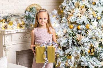 龙年六月份女宝宝取名