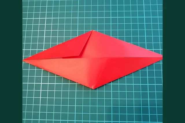 折纸立体玫瑰锻炼小朋友的手工动手能力