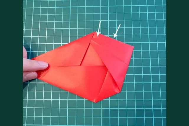 折纸立体玫瑰锻炼小朋友的手工动手能力