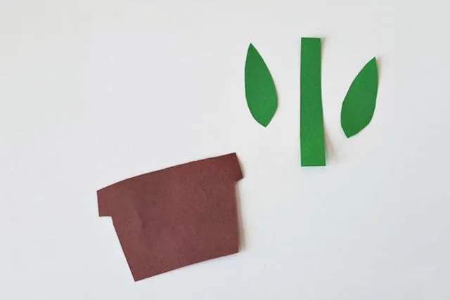 儿童剪纸教程：手印剪纸贴画一盆花