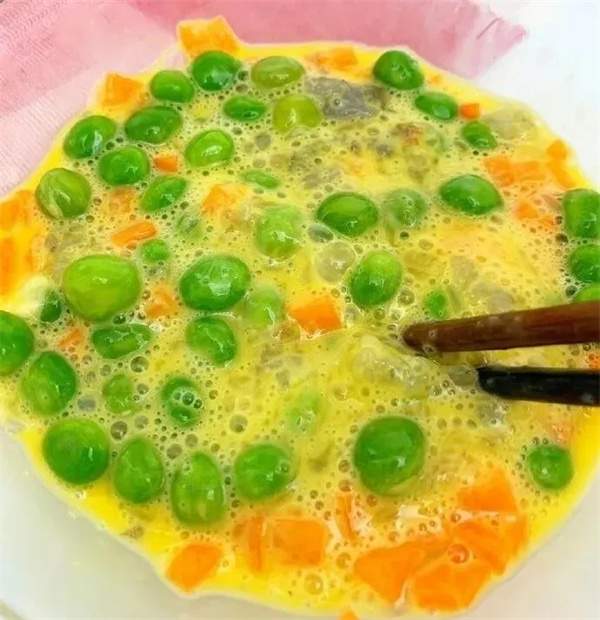 宝宝辅食食谱：西葫芦鲜蔬虾饼