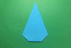 幼儿折纸手工简单：折纸雨滴(步骤图解)