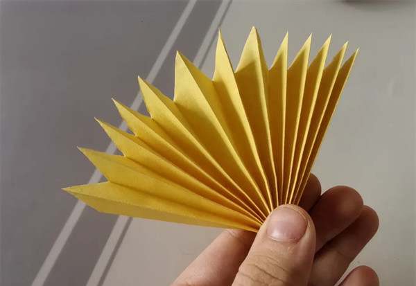 劳动节手工制作《劳动节徽章》