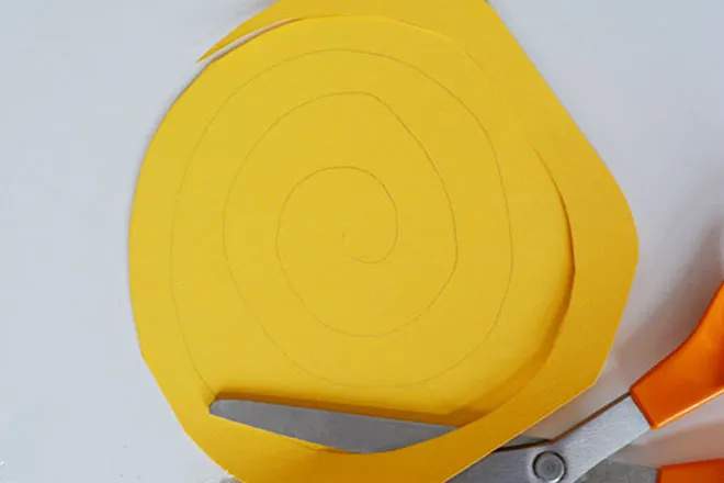 自制母亲节小礼物：手工制作纸玫瑰花束(步骤图解)