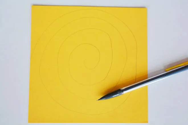 自制母亲节小礼物：手工制作纸玫瑰花束(步骤图解)