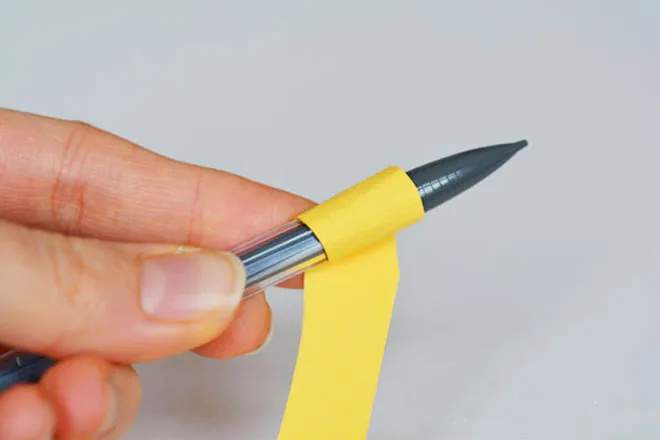 自制母亲节小礼物：手工制作纸玫瑰花束(步骤图解)