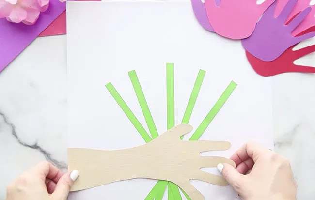 母亲节手工制作《手印花束》