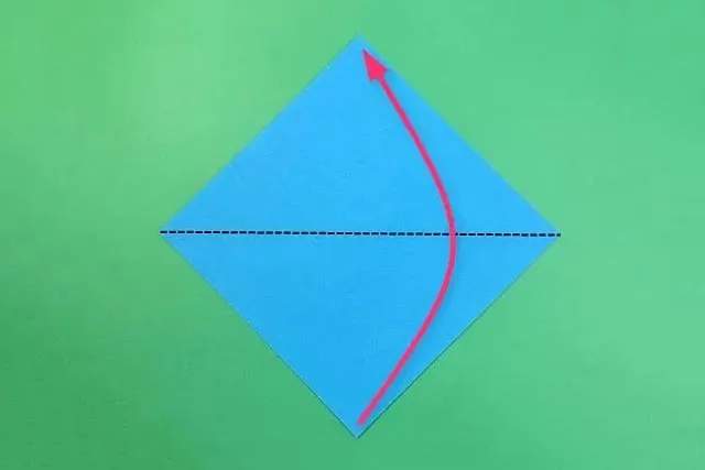 儿童简单折纸教程：怎么折纸海豚(步骤图解)