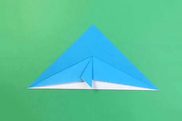 儿童简单折纸教程：怎么折纸海豚(步骤图解)