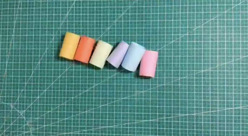 手工制作五彩缤纷的会动的毛毛虫
