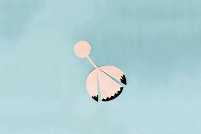 几何图形拼贴画：圆形纸贴画白鹤