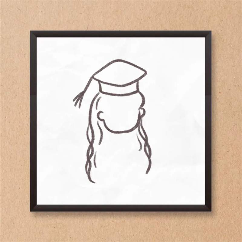 毕业季幼儿园带博士帽的小女孩简笔画