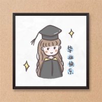 毕业季幼儿园带博士帽的小女孩简笔画