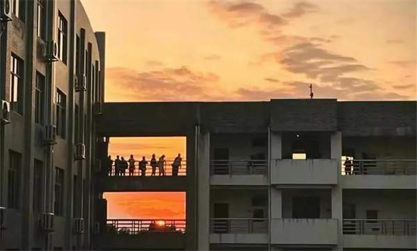 老师给学生的暖心毕业赠言寄语50句